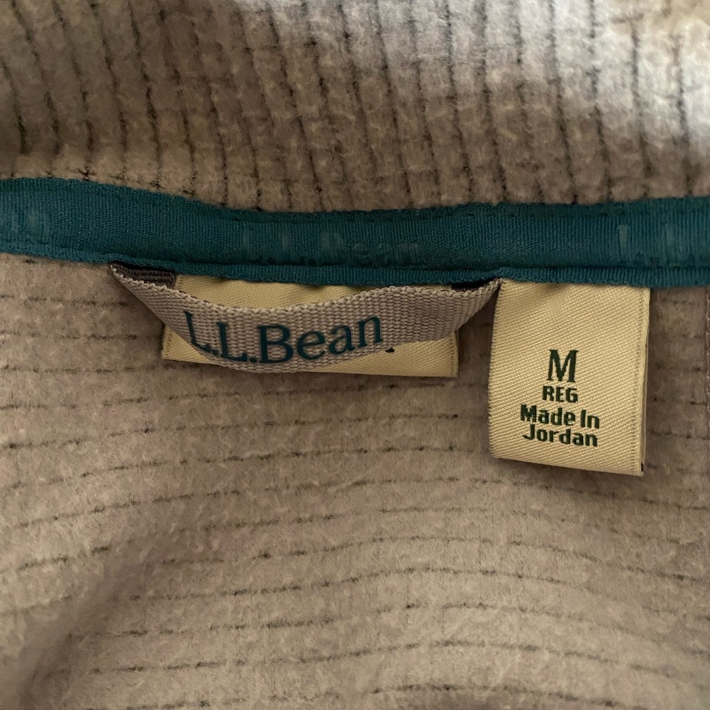 LLBean woman’s fleece pullover with pockets!! - Picture 2 of 7